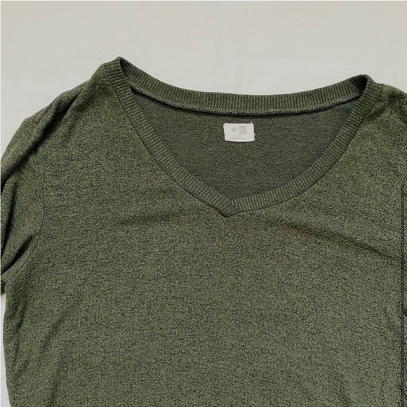 EUC Green Long Sleeve Sweater - Picture 3 of 3